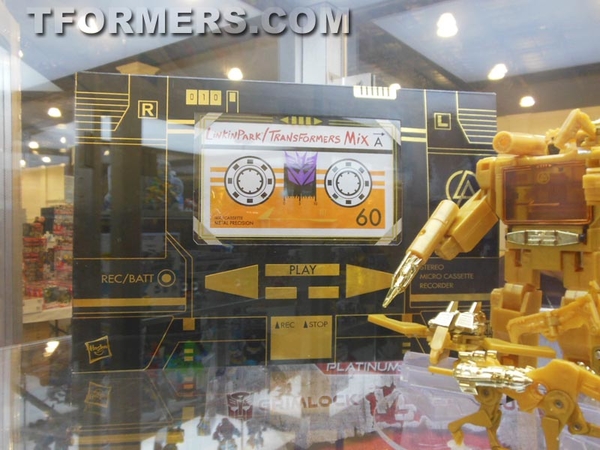 Transformers=botcon 2013 Generatations Prime Paltinum  (49 of 424)